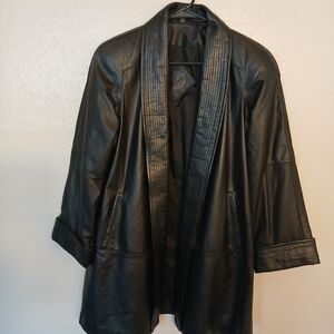 Elegant Black Leather Women's Jacket